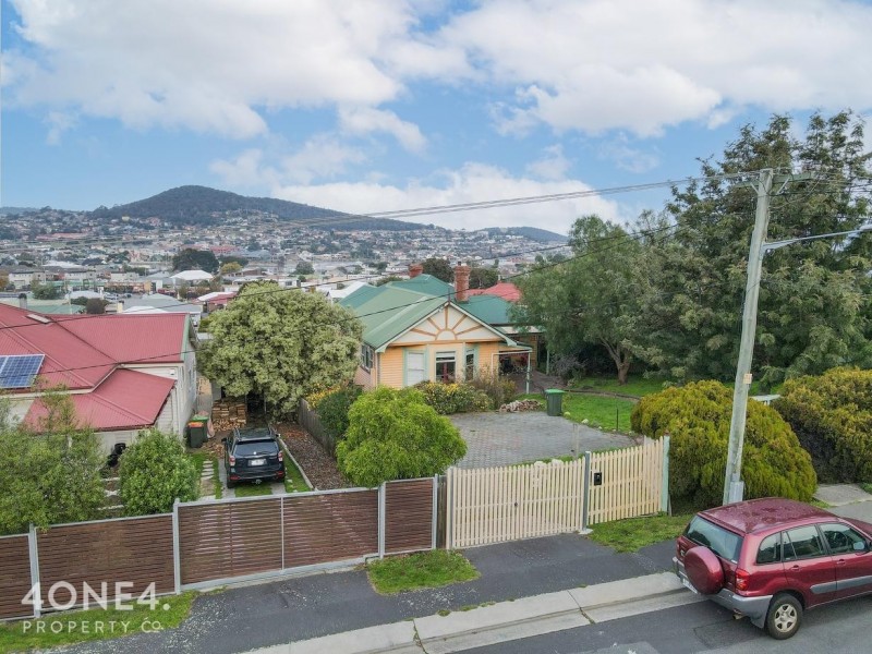 7 Moirunna Road, Lindisfarne TAS 7015