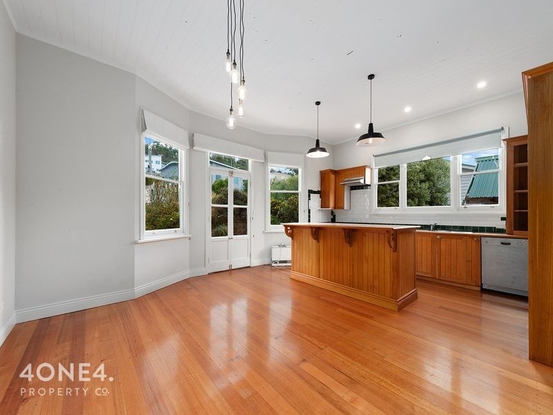 7 Moirunna Road, Lindisfarne TAS 7015