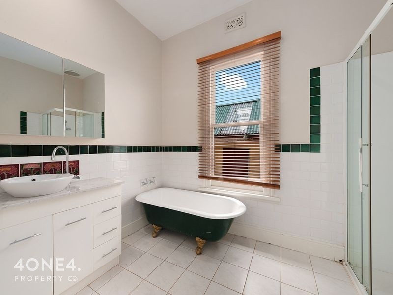 7 Moirunna Road, Lindisfarne TAS 7015