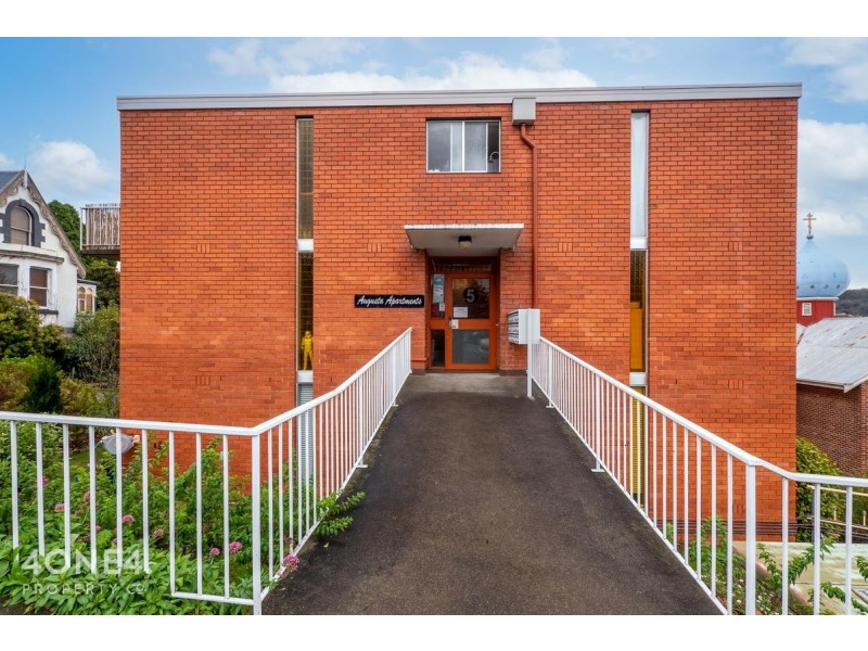 9/5 Augusta Road, New Town TAS 7008