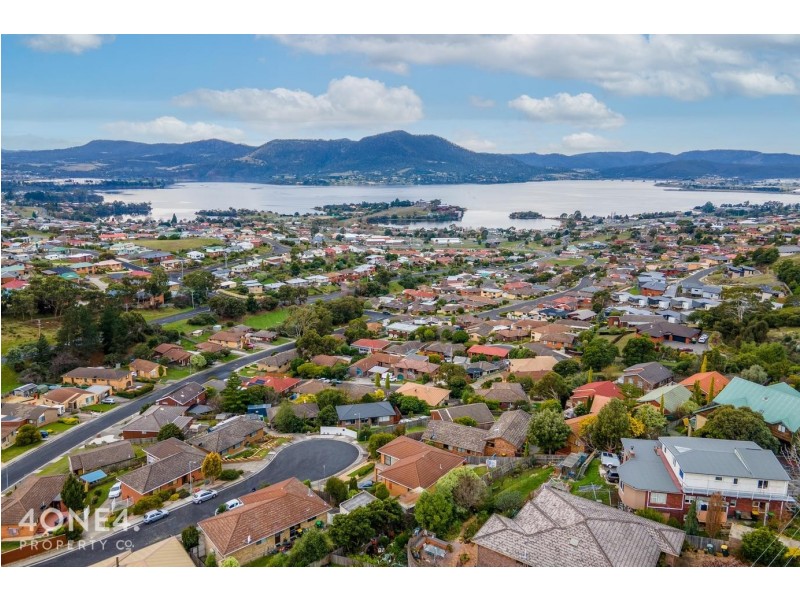 2/12 Tris Court, Berriedale TAS 7011