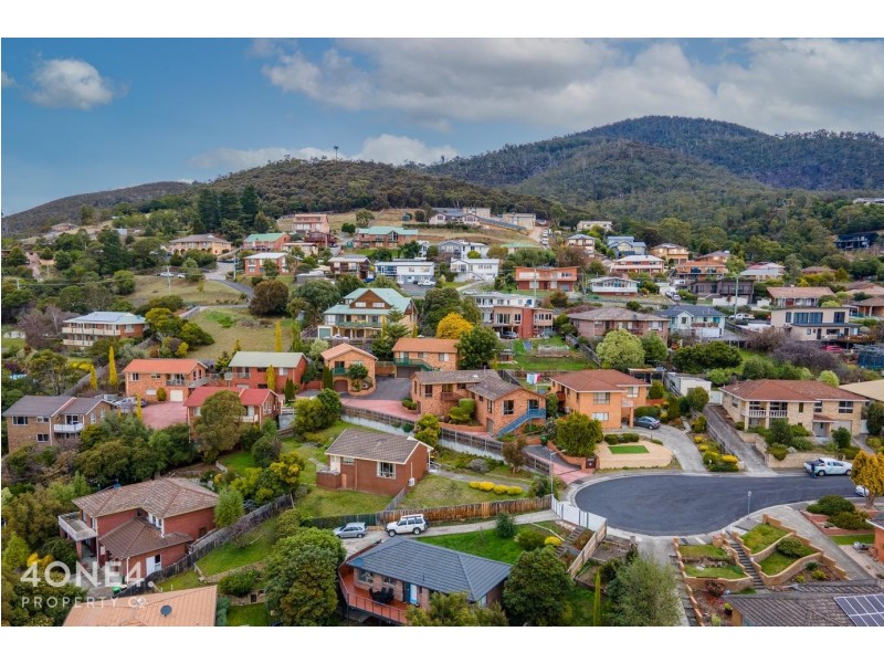 2/12 Tris Court, Berriedale TAS 7011