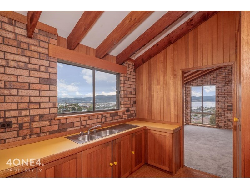 2/12 Tris Court, Berriedale TAS 7011