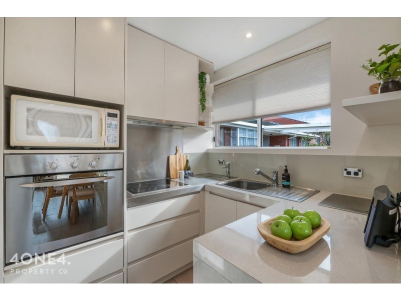 2/52 Lincoln Street, Lindisfarne TAS 7015