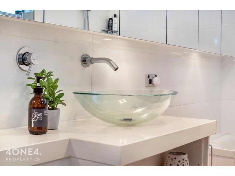 2/52 Lincoln Street, Lindisfarne TAS 7015