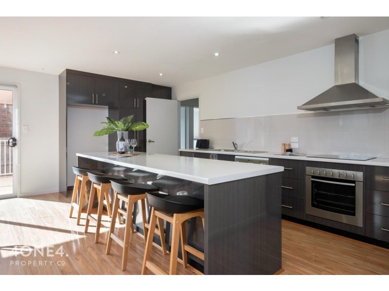 2/8 Mahoney Drive, Claremont TAS 7011