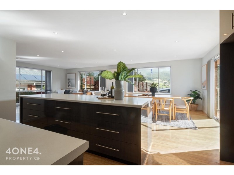 2/8 Mahoney Drive, Claremont TAS 7011