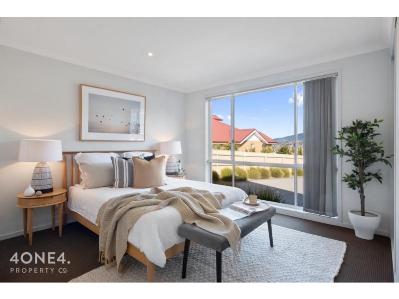 2/8 Mahoney Drive, Claremont TAS 7011