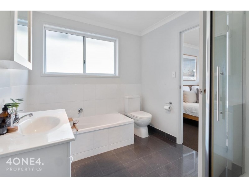 2/8 Mahoney Drive, Claremont TAS 7011