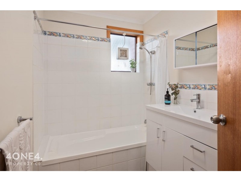 5/2 Clifford Court, Howrah TAS 7018