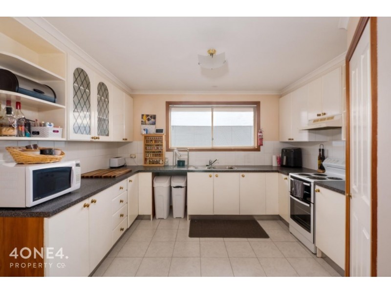 27 Buckingham Drive, Howrah TAS 7018