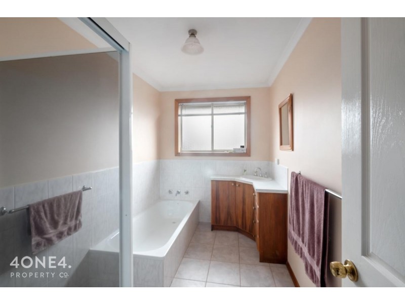 27 Buckingham Drive, Howrah TAS 7018