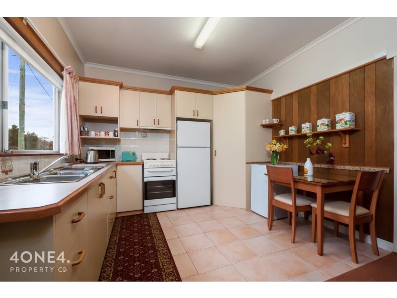 44 Gepp Parade, Derwent Park TAS 7009