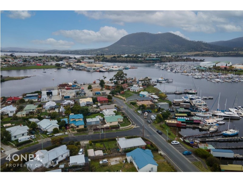 44 Gepp Parade, Derwent Park TAS 7009