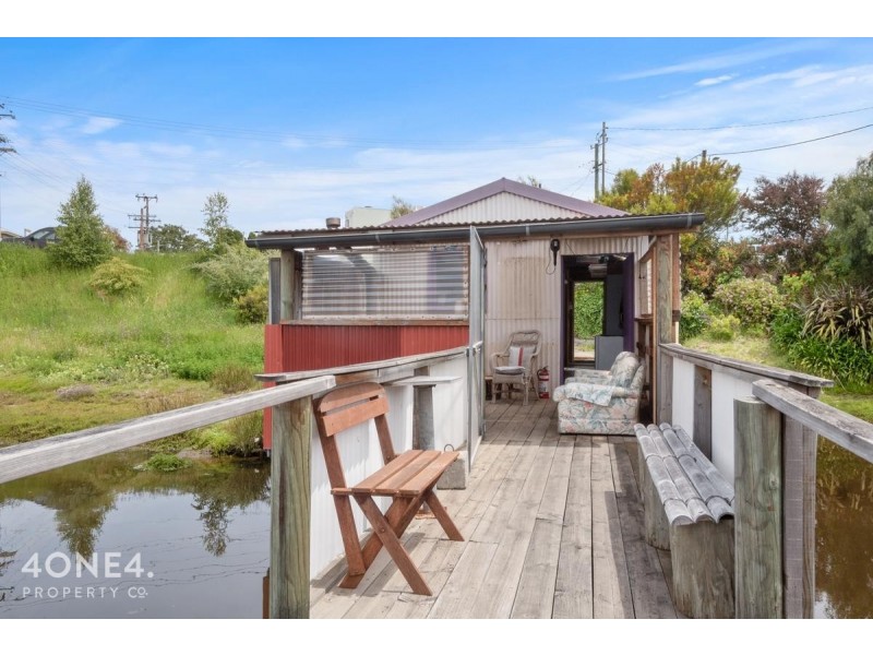 33 Gepp Parade, Derwent Park TAS 7009
