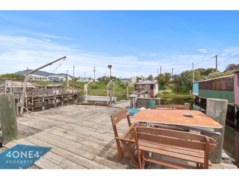 33 Gepp Parade, Derwent Park TAS 7009