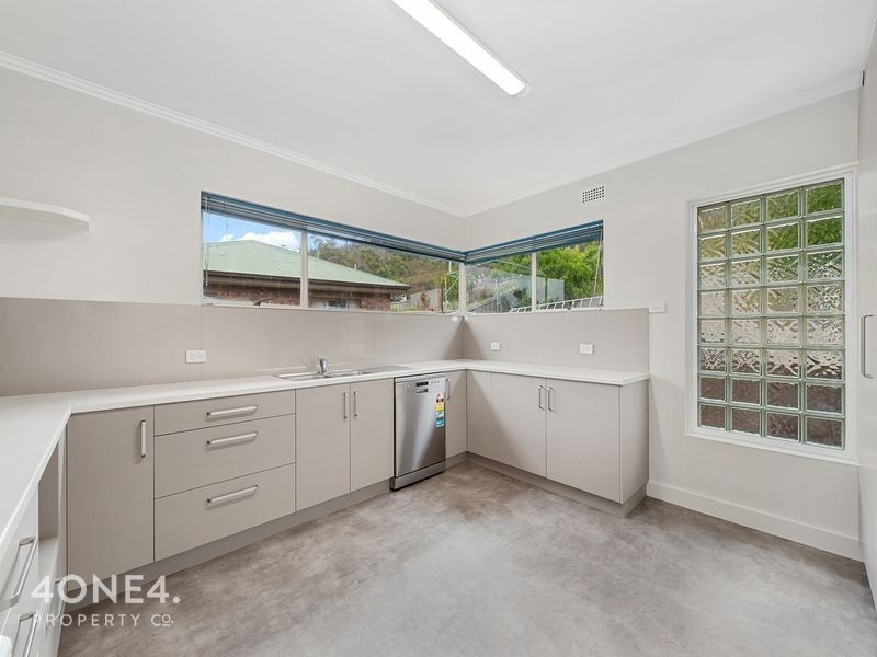 10 Tianna Road, Lindisfarne TAS 7015
