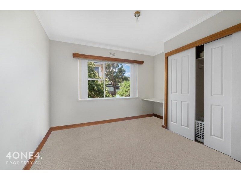 10 Tianna Road, Lindisfarne TAS 7015