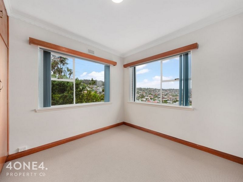 10 Tianna Road, Lindisfarne TAS 7015