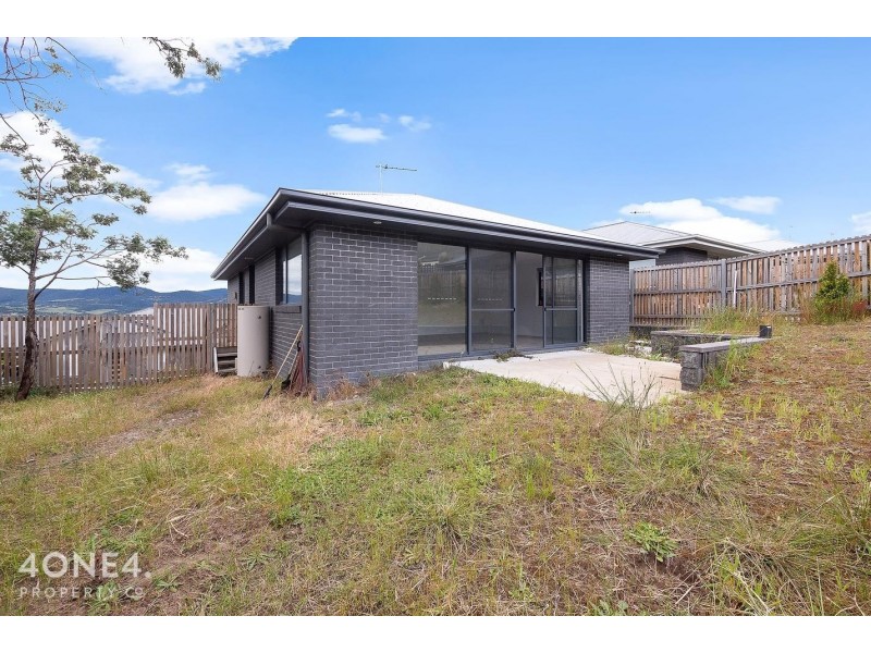 12/18 Carnegie Street, Claremont TAS 7011