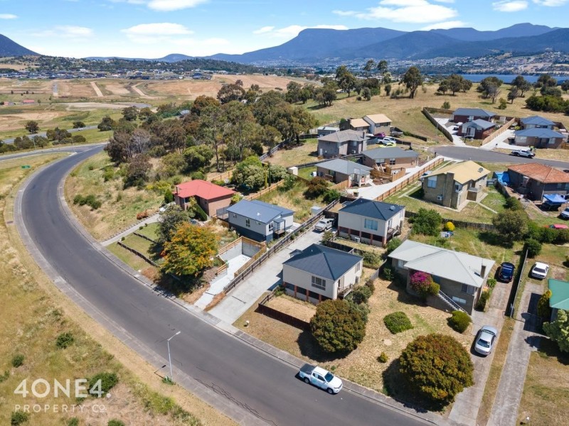 2/84 Lamprill Circle, Herdsmans Cove TAS 7030