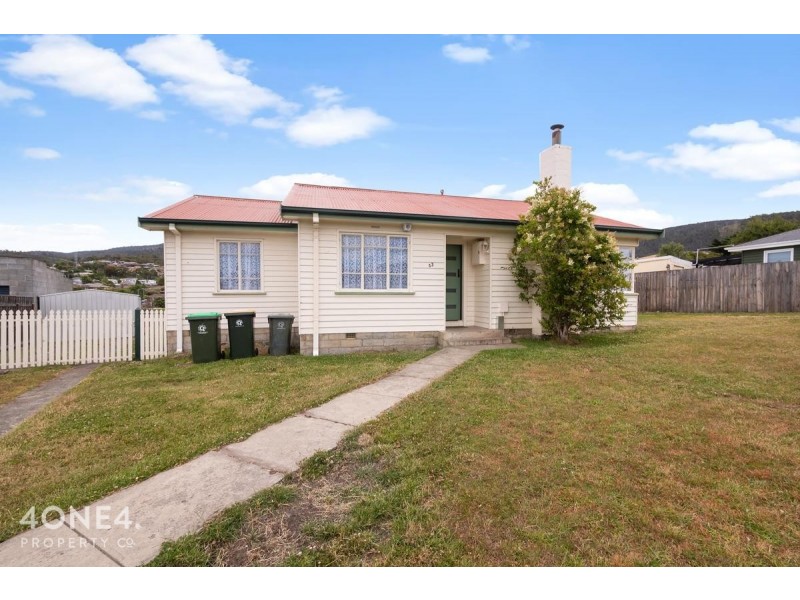 33 Norman Circle, Glenorchy TAS 7010