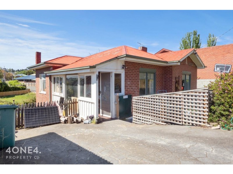 16 Gregson Avenue, New Town TAS 7008