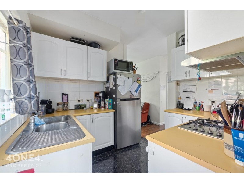 16 Gregson Avenue, New Town TAS 7008