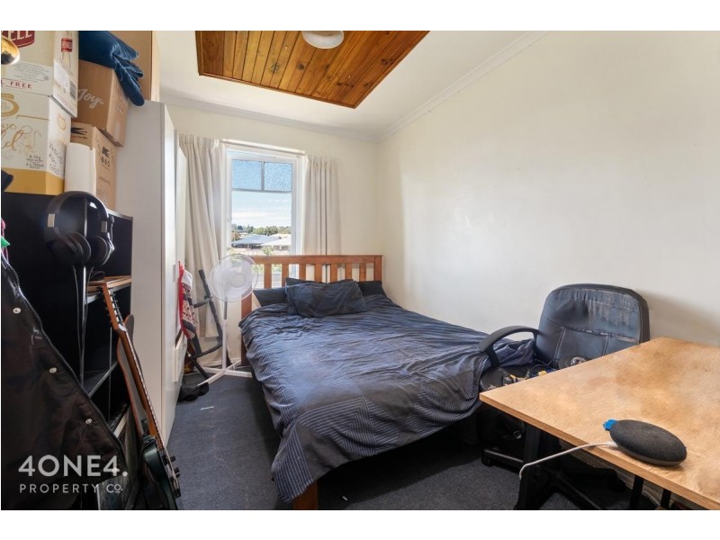16 Gregson Avenue, New Town TAS 7008