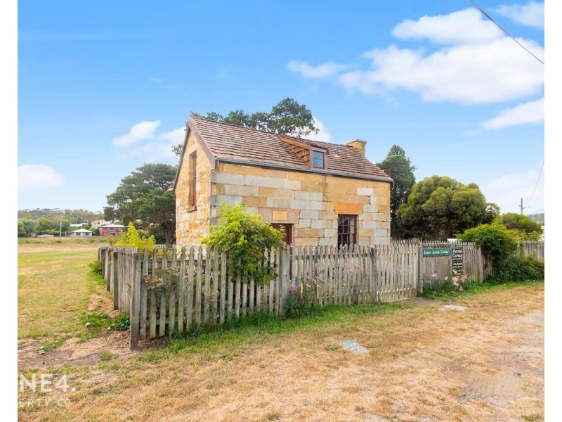 9 Austins Ferry Road, Austins Ferry TAS 7011