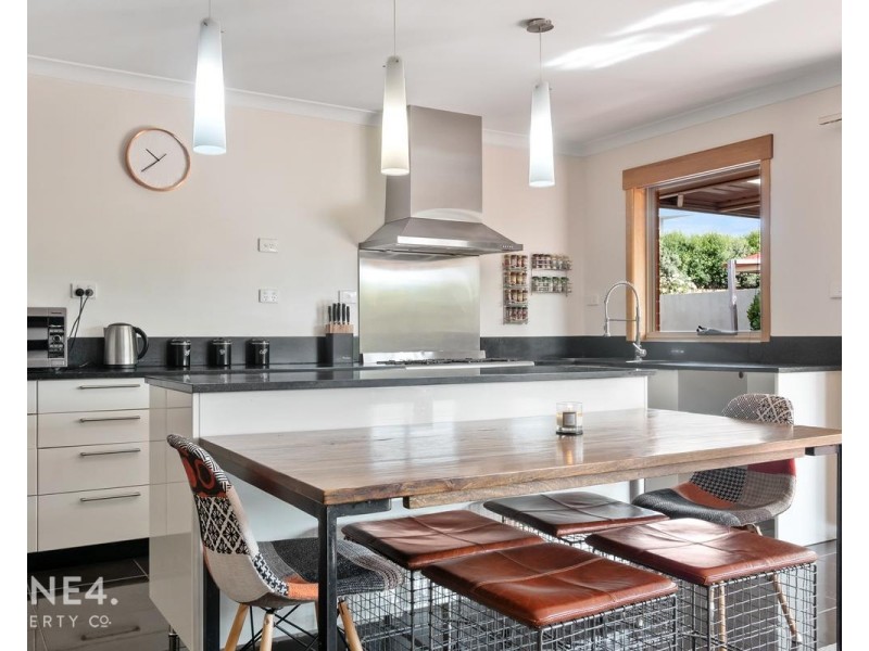 2 Glebe Hill Road, Howrah TAS 7018