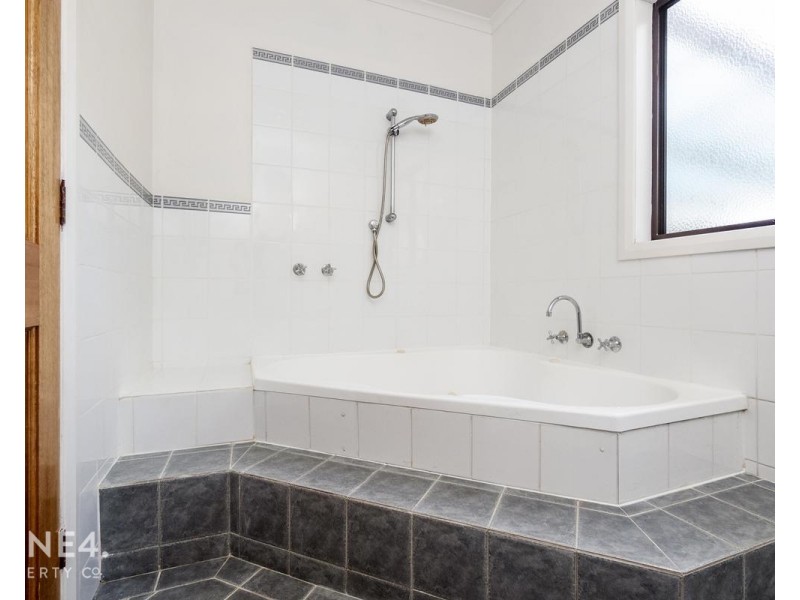 4 Penguin Drive, Glenorchy TAS 7010