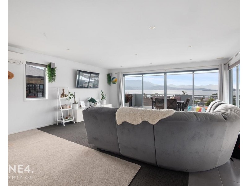 647 Oceana Drive, Tranmere TAS 7018