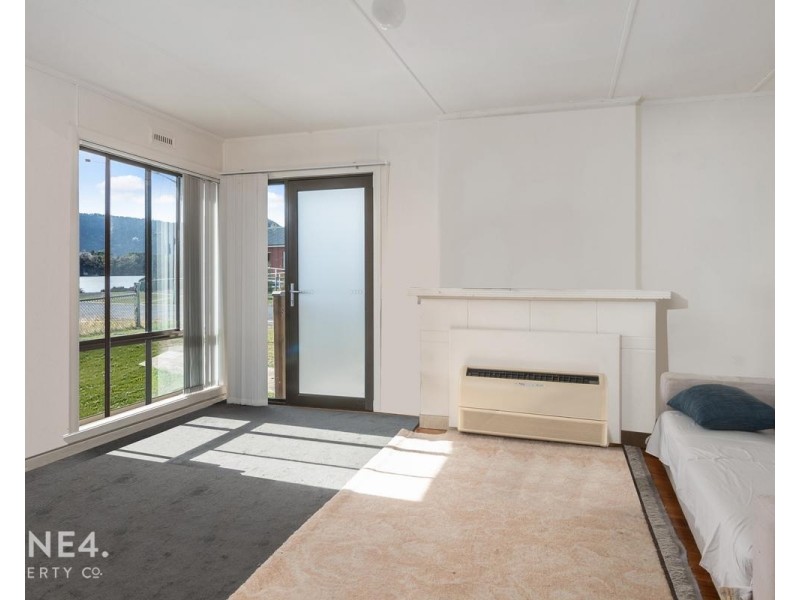 6 Curlew Parade, Claremont TAS 7011