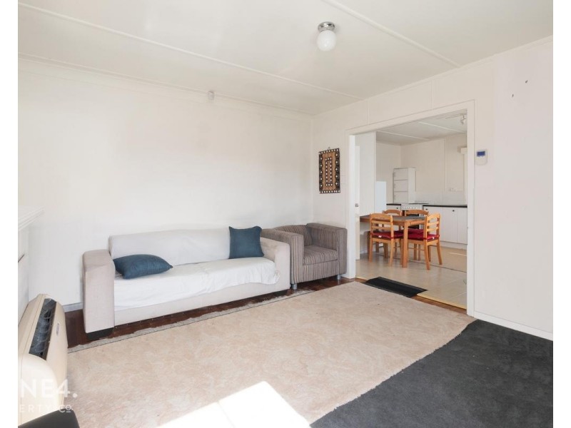 6 Curlew Parade, Claremont TAS 7011