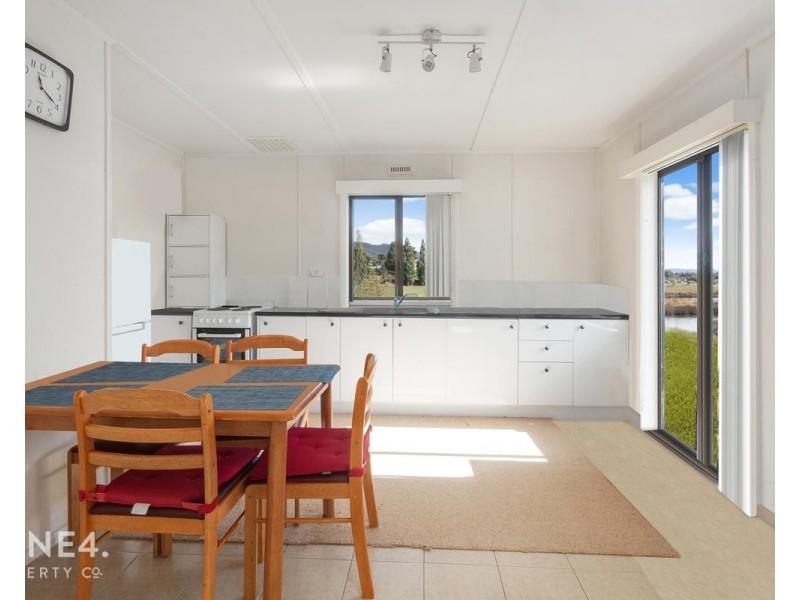 6 Curlew Parade, Claremont TAS 7011