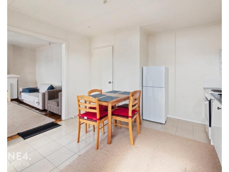 6 Curlew Parade, Claremont TAS 7011