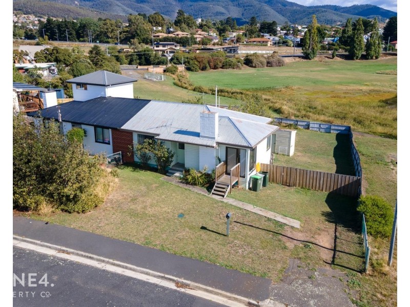 6 Curlew Parade, Claremont TAS 7011