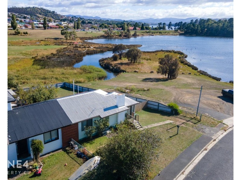 6 Curlew Parade, Claremont TAS 7011