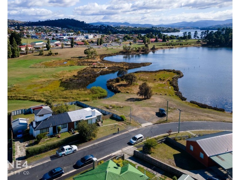 6 Curlew Parade, Claremont TAS 7011