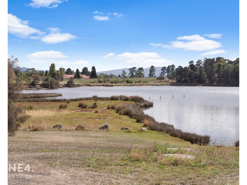 6 Curlew Parade, Claremont TAS 7011