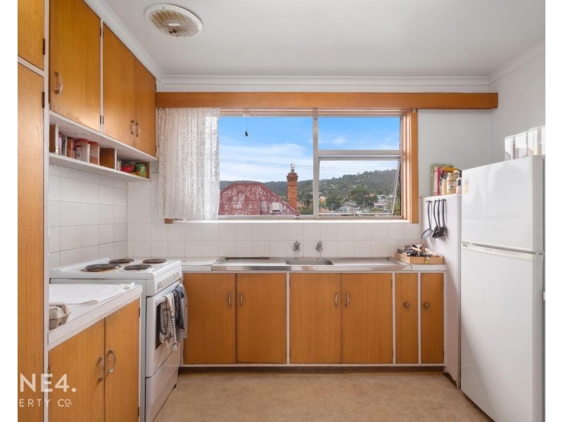 2/43 Regent Street, Sandy Bay TAS 7005