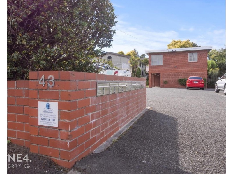 2/43 Regent Street, Sandy Bay TAS 7005