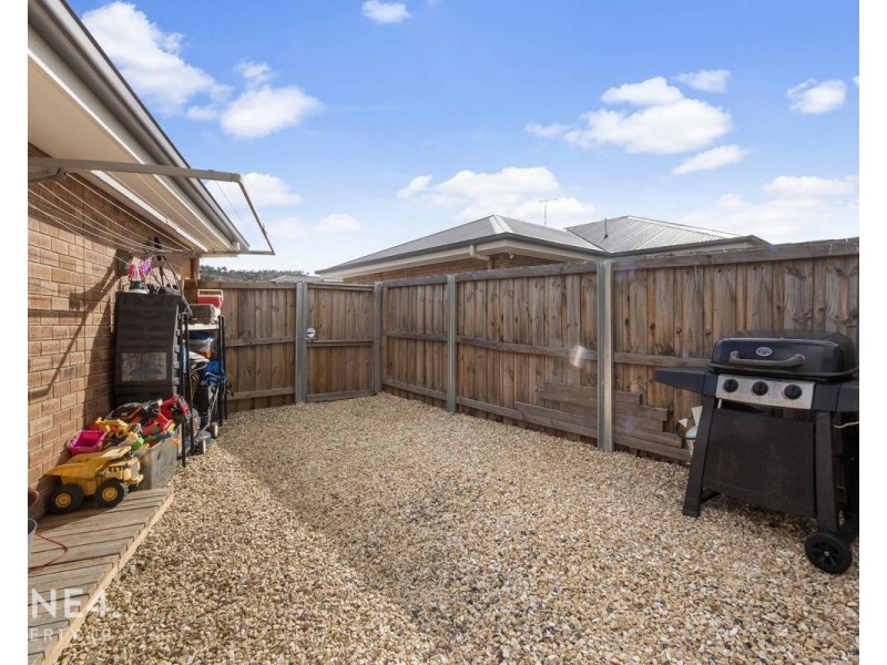 1/261 Back River Road, New Norfolk TAS 7140