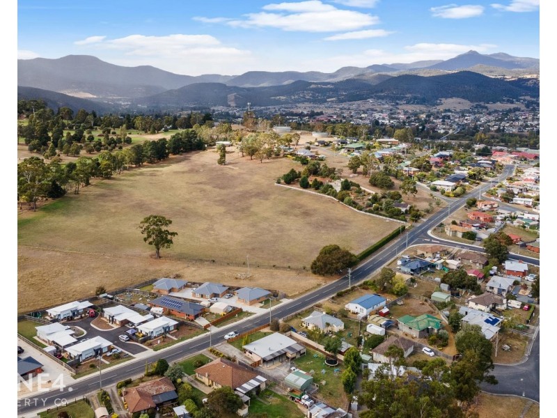 1/261 Back River Road, New Norfolk TAS 7140