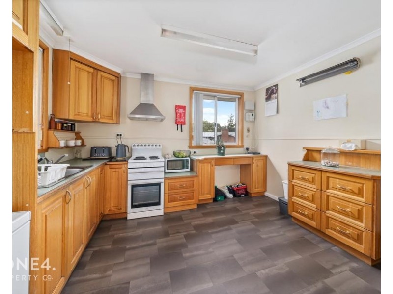 80 Chippendale  Street, Claremont TAS 7011