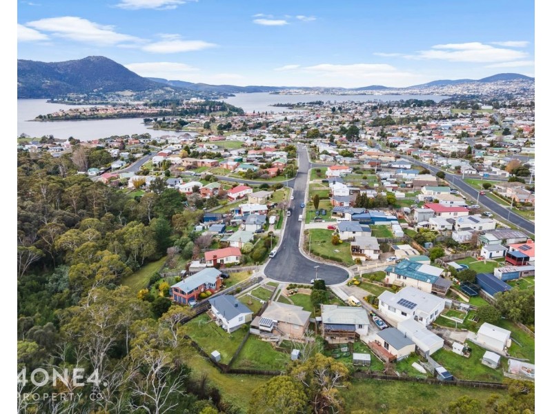 80 Chippendale  Street, Claremont TAS 7011