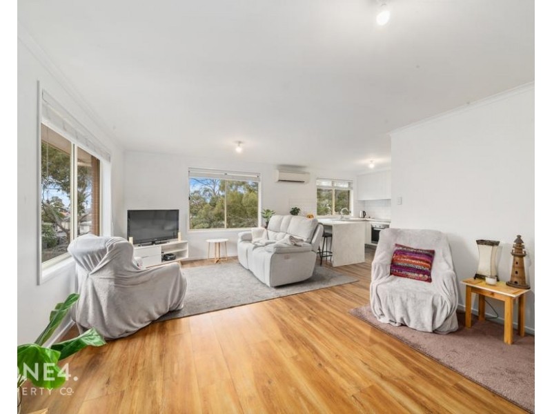 2/10 Treetops Court, Claremont TAS 7011