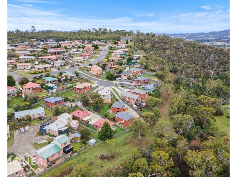 2/10 Treetops Court, Claremont TAS 7011