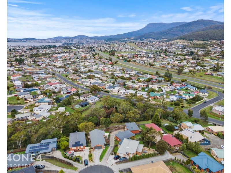2/10 Treetops Court, Claremont TAS 7011